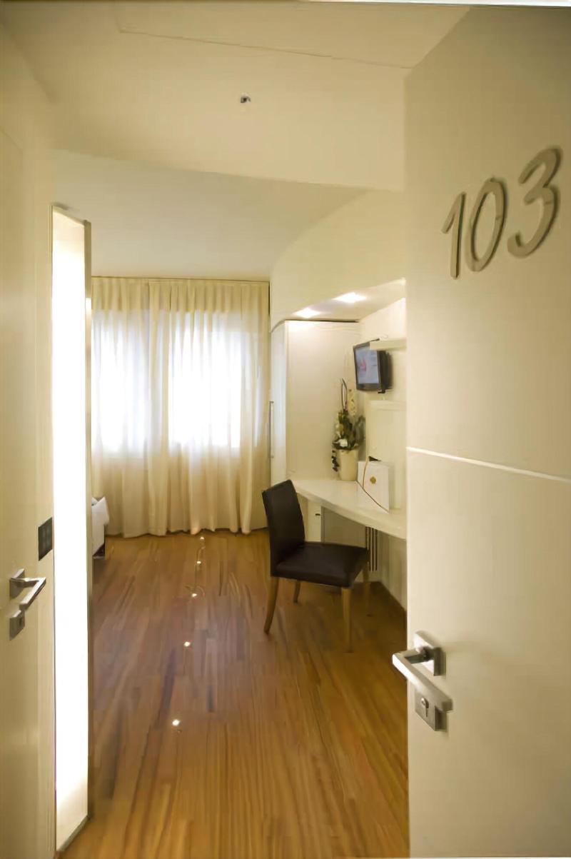 Hotel Napoleon Cherasco Bagian luar foto