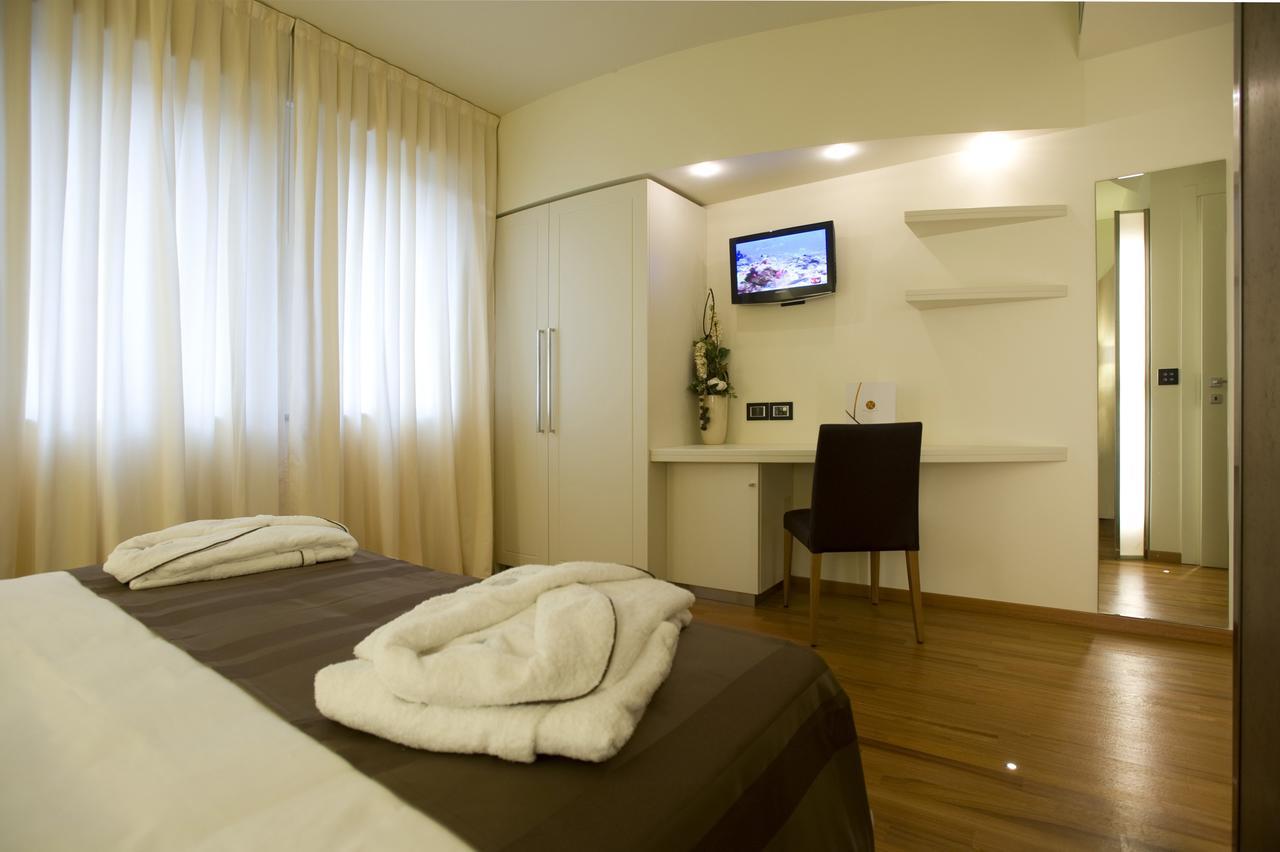 Hotel Napoleon Cherasco Bagian luar foto