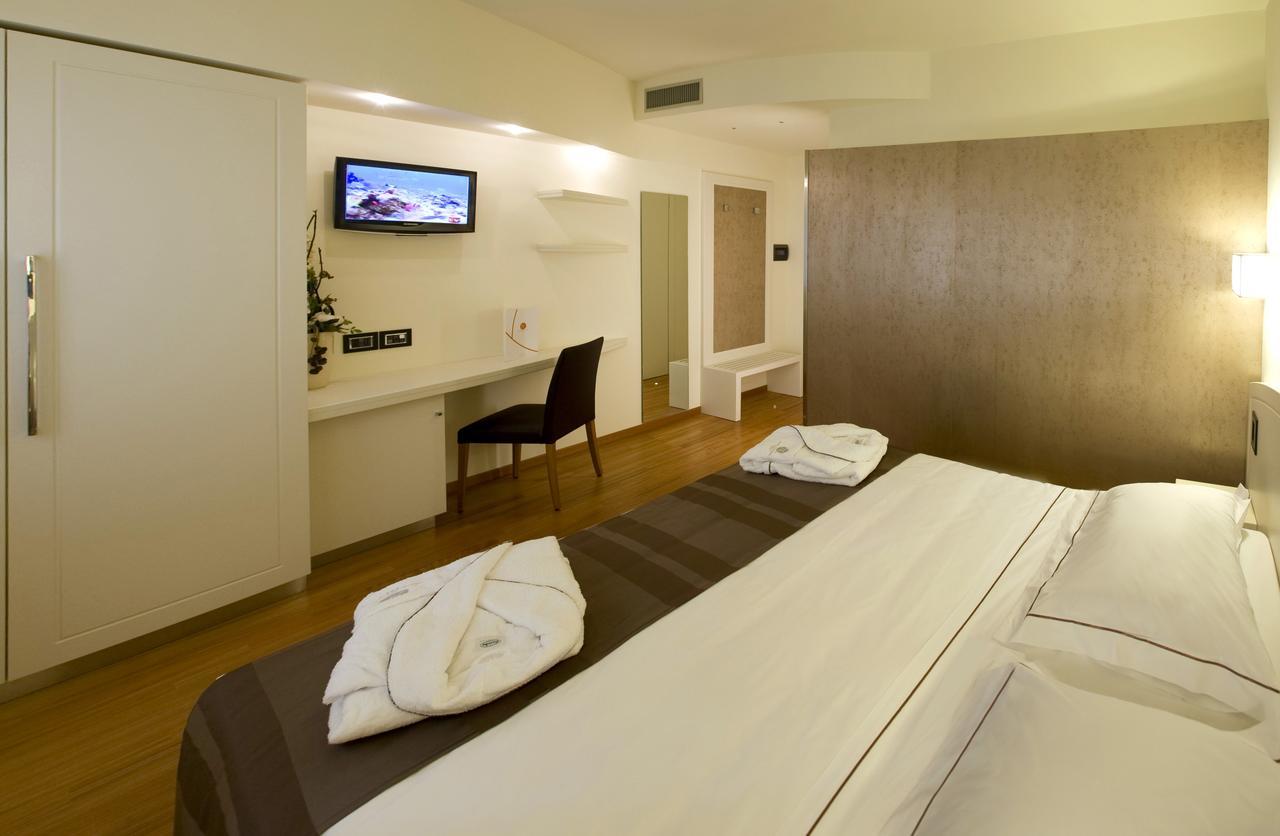 Hotel Napoleon Cherasco Bagian luar foto
