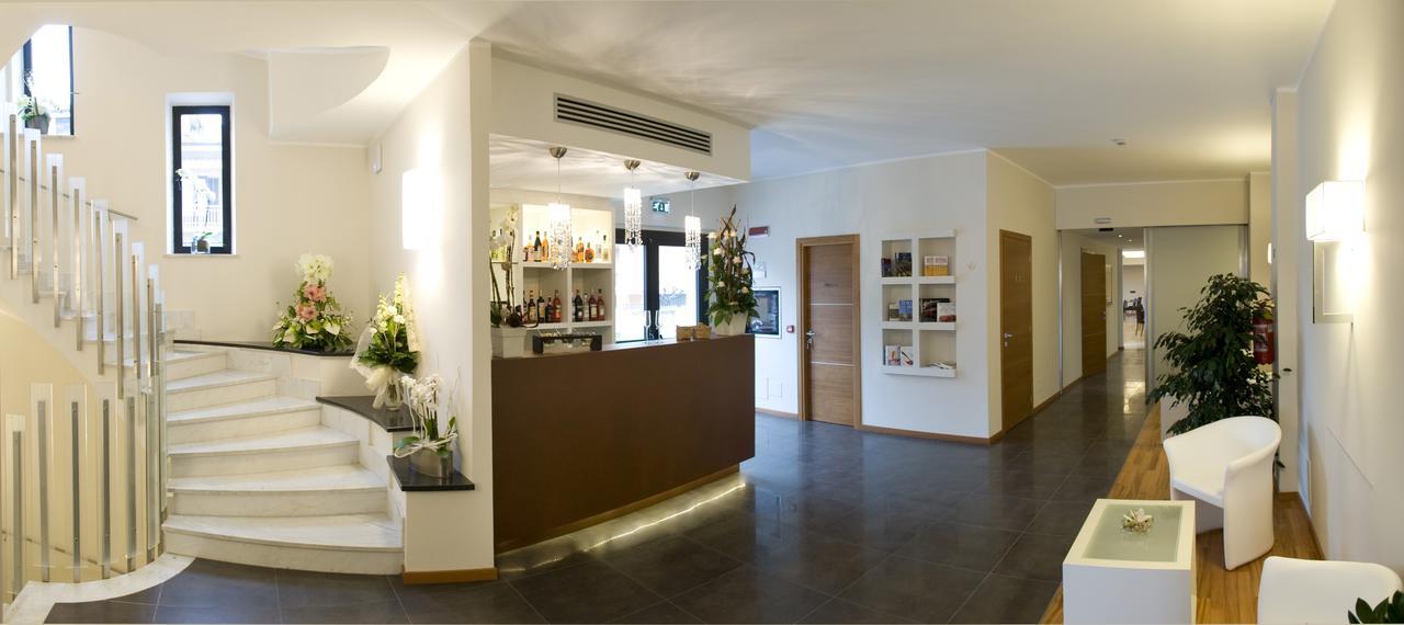 Hotel Napoleon Cherasco Bagian luar foto
