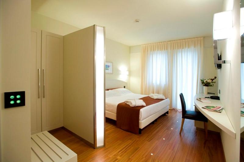 Hotel Napoleon Cherasco Bagian luar foto